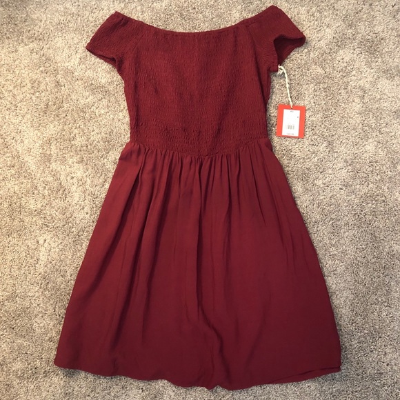 NWT Off the shoulder summer dress - Picture 4 of 6